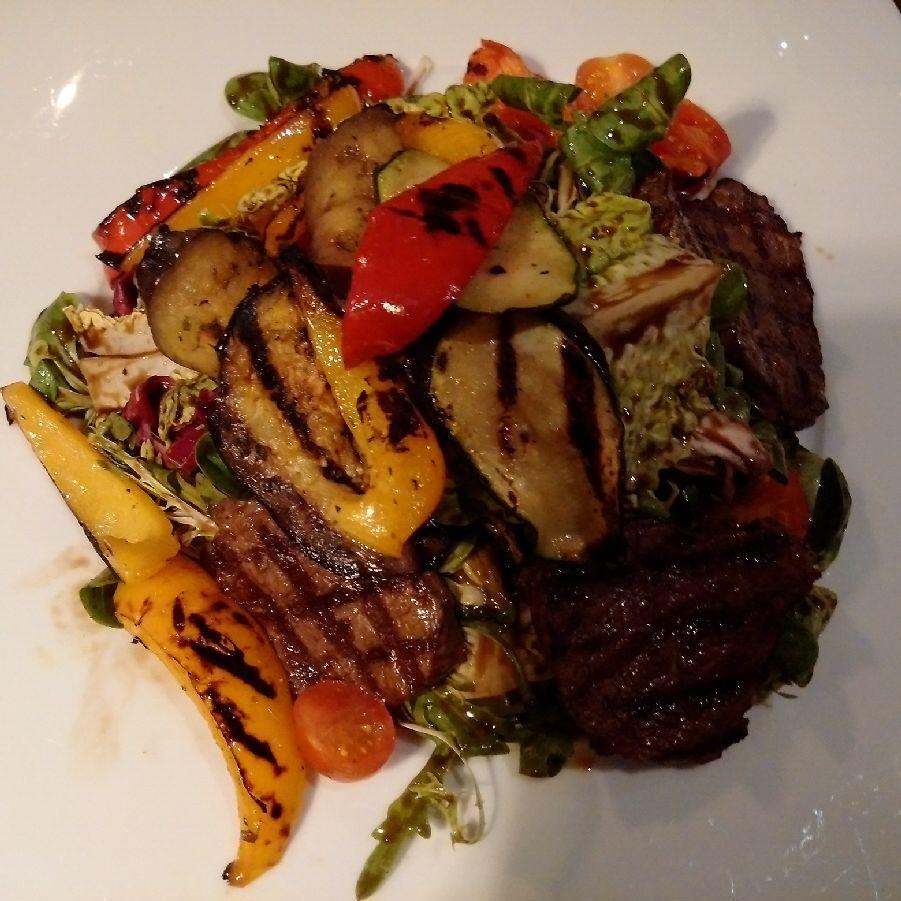 Salat-mit-Filetchen-und-Grillgemuese9WeutWKWPvFTp